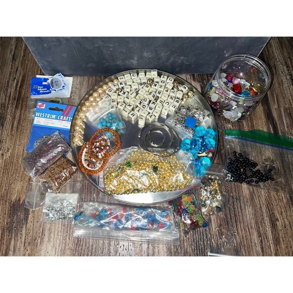 1500+ Vintage Buttons and Beads Set, DIY Craft Lot, Sewing lot, jewelry bead bun - Picture 3 of 12